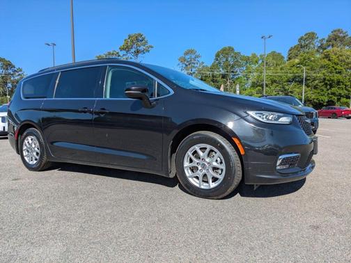 2022 Chrysler Pacifica Touring-L