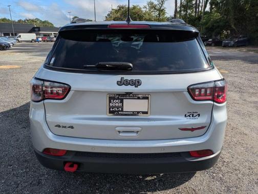 Silver Zynith 2024 Jeep Compass Trailhawk