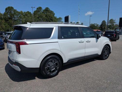 Snow White Pearl 2026 Kia Carnival Hybrid EX