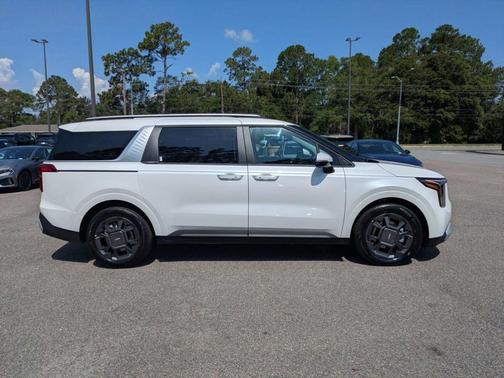 Snow White Pearl 2026 Kia Carnival Hybrid EX
