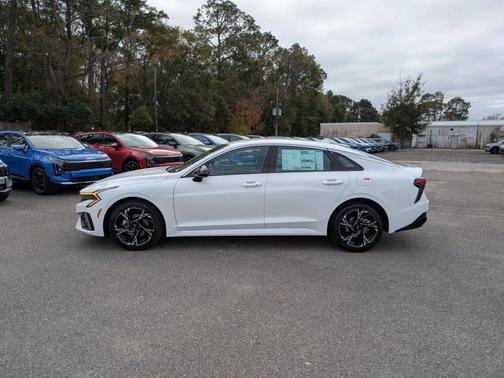 Snow White Pearl 2026 Kia K5 GT-Line