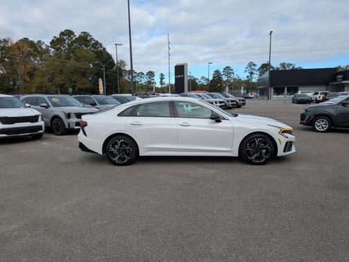 Snow White Pearl 2026 Kia K5 GT-Line