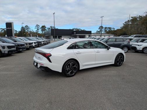 Snow White Pearl 2026 Kia K5 GT-Line