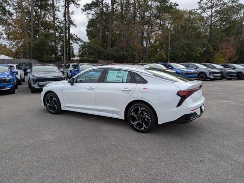 Snow White Pearl 2026 Kia K5 GT-Line