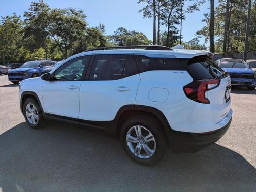 Summit White 2022 GMC Terrain SLE