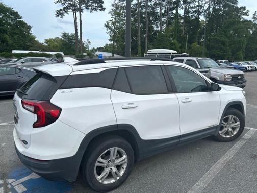 Summit White 2022 GMC Terrain SLE