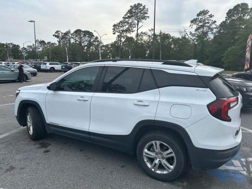 Summit White 2022 GMC Terrain SLE