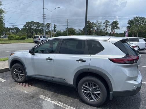 Brilliant Silver Metallic 2024 Nissan Rogue S