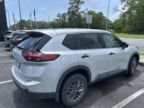 Brilliant Silver Metallic 2024 Nissan Rogue S