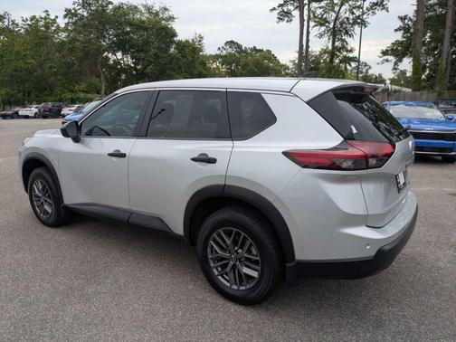 Brilliant Silver Metallic 2024 Nissan Rogue S