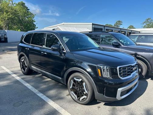 Ebony Black 2024 Kia Telluride S
