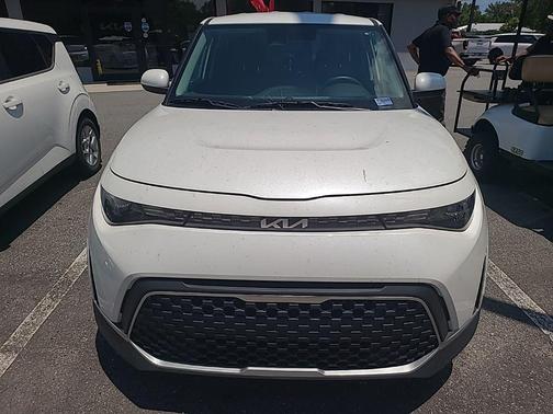 Snow White Pearl 2023 Kia Soul S