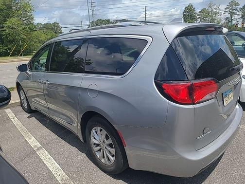 Billet Silver Metallic Clearcoat 2019 Chrysler Pacifica Touring-L