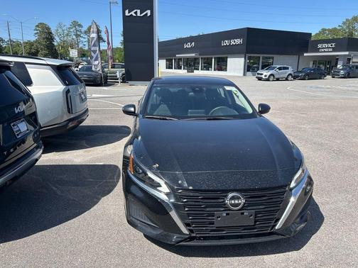 Black 2024 Nissan Altima 2.5 SV