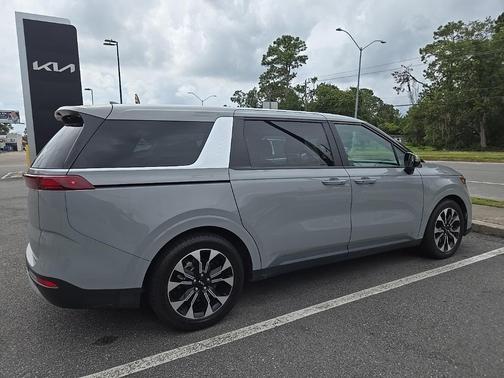 2022 Kia Carnival EX
