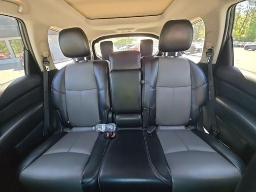 2020 Nissan Pathfinder SL