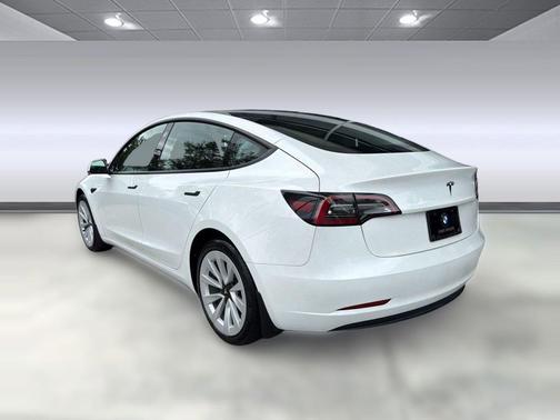 Pearl White Multi-Coat 2023 Tesla Model 3 Standard Range