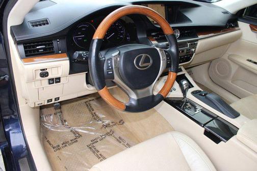 2015 Lexus ES 300h Base