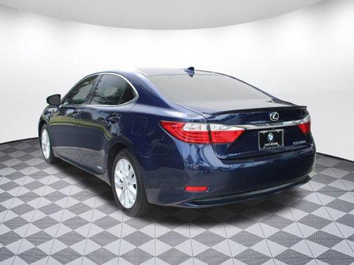 2015 Lexus ES 300h Base