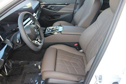 2026 BMW 530 i xDrive