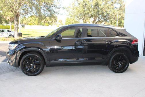 2022 Volkswagen Atlas Cross Sport 2.0T SE w/Technology