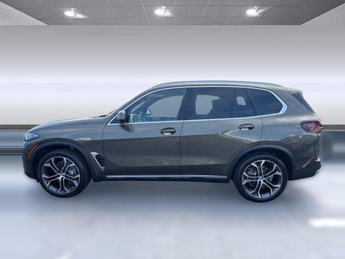 Manhattan Green Metallic 2026 BMW X5 sDrive40i