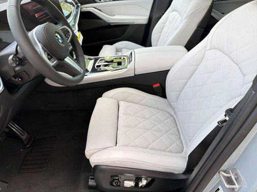 Brooklyn Grey Metallic 2026 BMW X5 xDrive40i