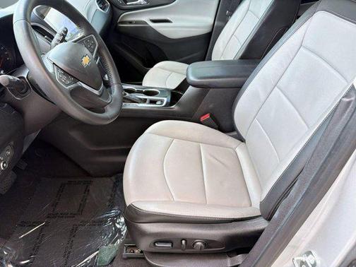 Silver Ice Metallic 2018 Chevrolet Equinox Premier