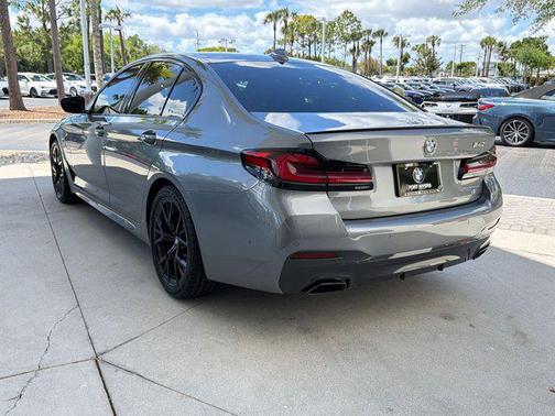 Skyscraper Gray Metallic 2023 BMW 540 i