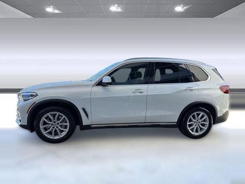 Mineral White Metallic 2021 BMW X5 xDrive40i