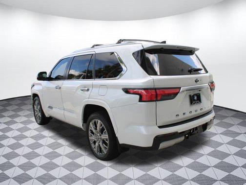 2025 Toyota Sequoia Base