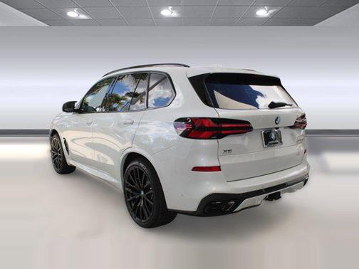 2026 BMW X5 M60i