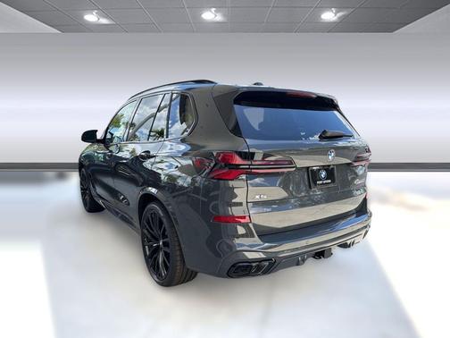 Dravit Grey Metallic 2026 BMW X5 M60i