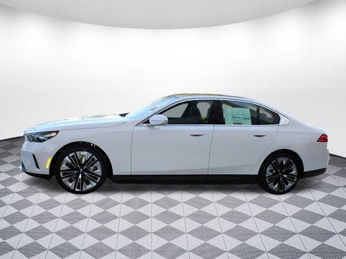 2025 BMW i5 xDrive40