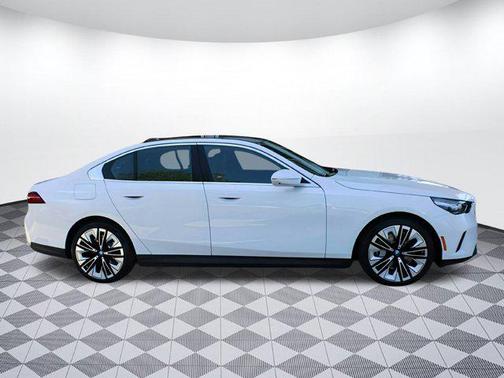 2025 BMW i5 xDrive40