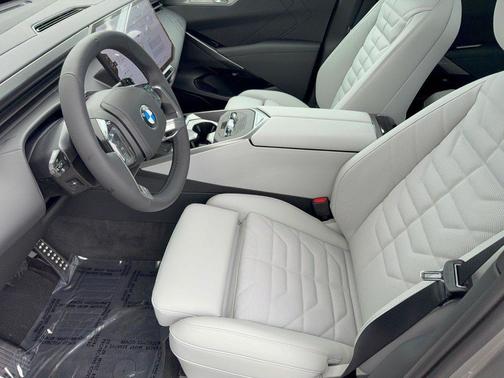 Space Silver Metallic 2027 BMW X5 40 xDrive
