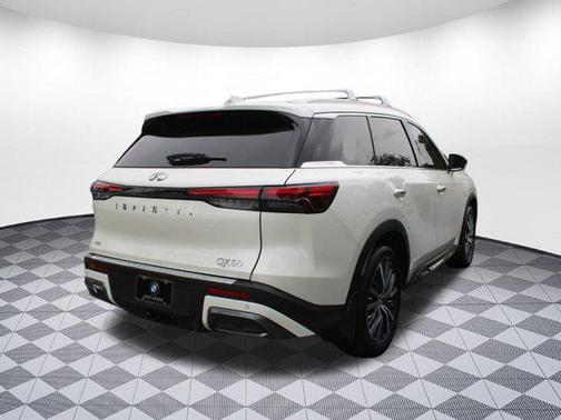 2023 INFINITI QX60 SENSORY