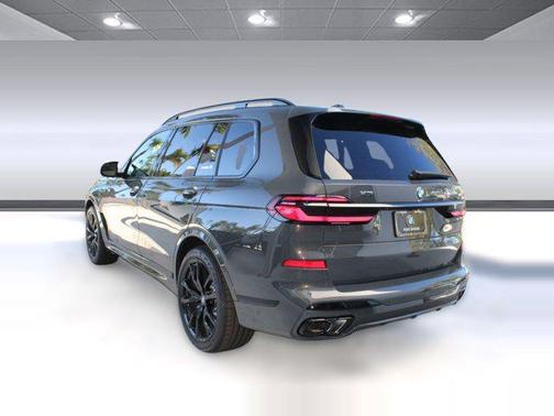 2026 BMW X7 M60i