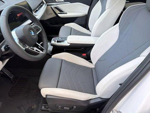 Alpine White 2026 BMW X1 xDrive28i