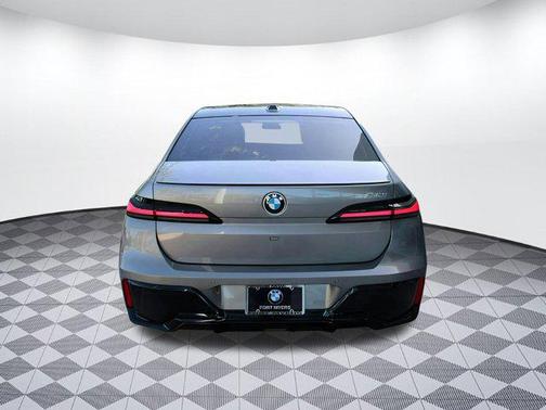 2023 BMW 740 i