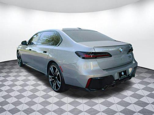 2023 BMW 740 i