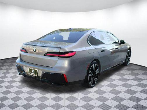 2023 BMW 740 i