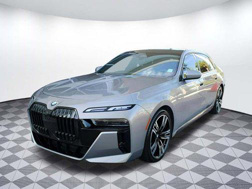 2023 BMW 740 i
