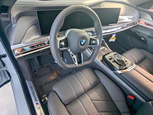 2025 BMW 760 i xDrive