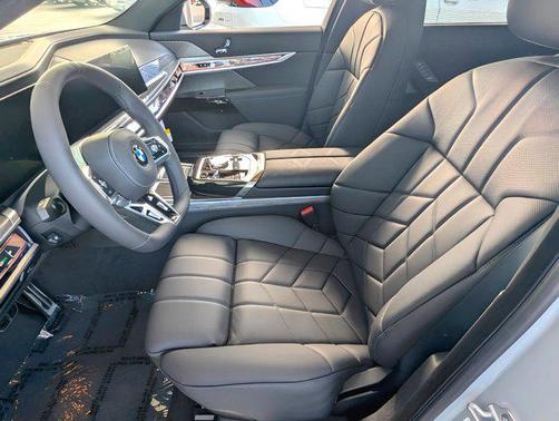 2025 BMW 760 i xDrive
