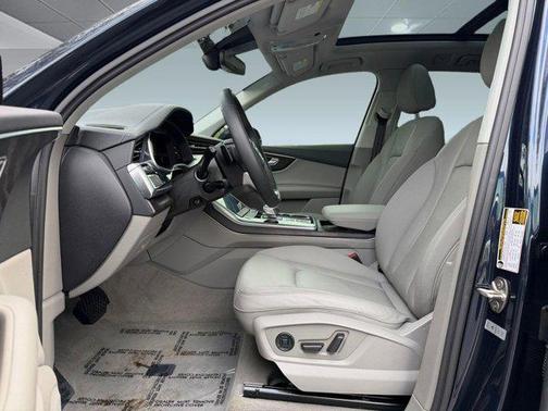 2023 Audi Q7 45 Premium