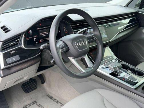 2023 Audi Q7 45 Premium