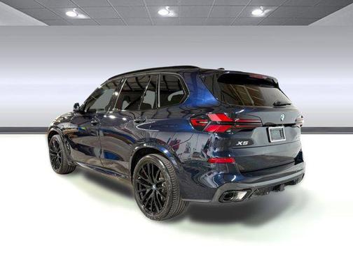 Carbon Black Metallic 2024 BMW X5 xDrive40i