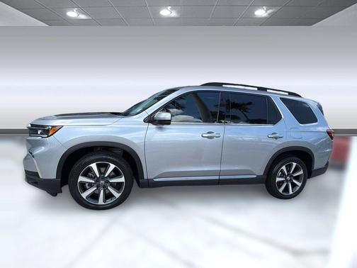 Lunar Silver Metallic 2024 Honda Pilot Elite