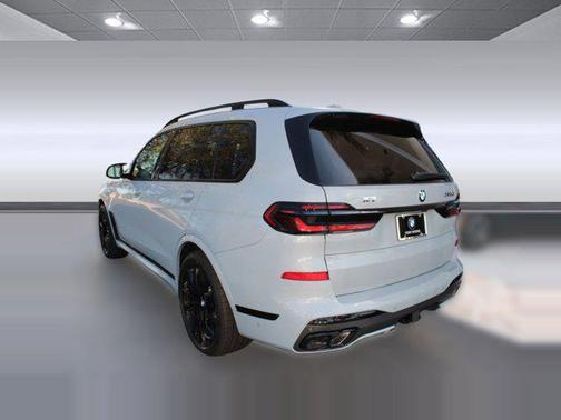 2026 BMW X7 M60i